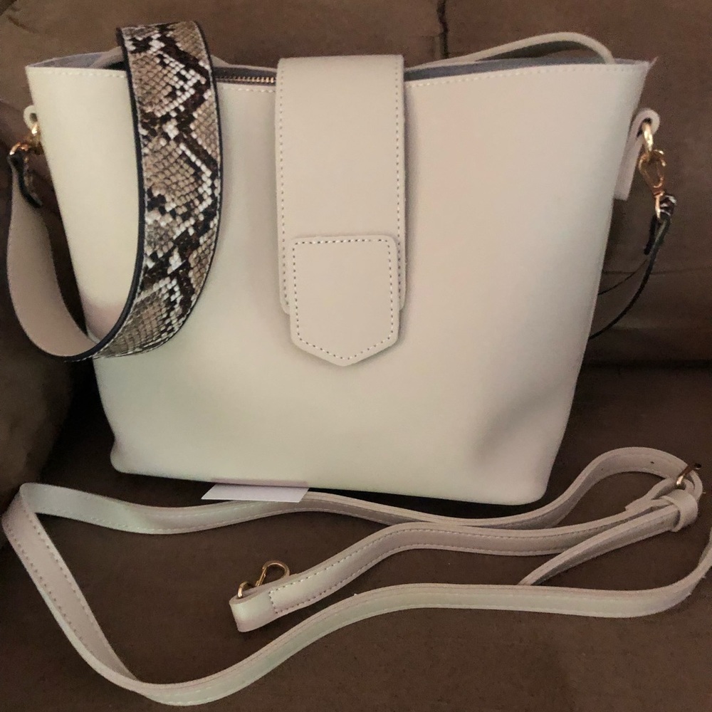 Handbag by Domus Earth, brand new, never used.